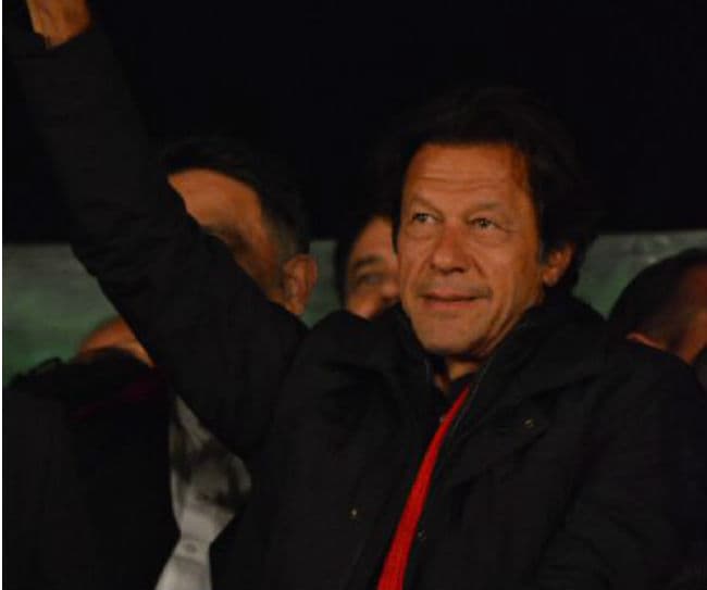 इमरान खान प्रदर्शन खत्म करने के लिए पाक सरकार से बातचीत को तैयार