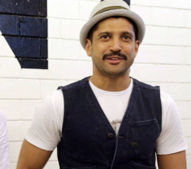 ''रॉबर्ट डी नीरो'' और ''अमिताभ बच्चन'' की तुलना किसी से नहीं की जा सकती :फरहान