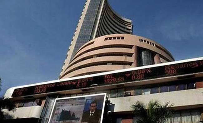 शुरुआती कारोबार में सेंसेक्स 245 अंक कमजोर