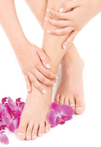 ये उपाय करे तो नहीं फटेंगी एड़ियां