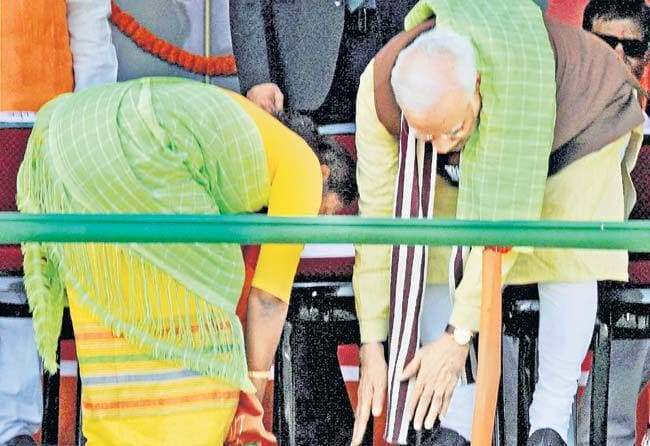 आदिवासियों की जमीन कोई नहीं छीन सकता : नरेंद्र मोदी