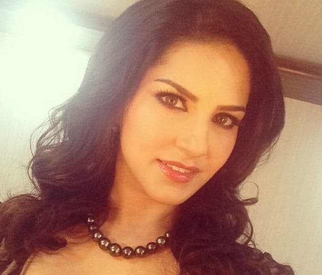 सालभर चला ''ITEM SONG'' का जादू, सनी लियोन पहले पायदान पर...