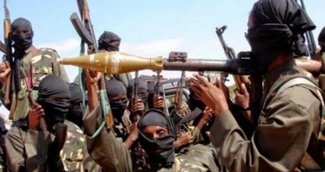 पाक सेना और आतंकवादियों के बीच मुठभेड़, 20 आतंकी ढेर