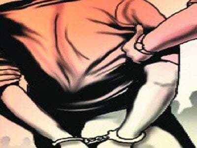 मंत्री को फोन पर धमकी देने वाला गिरफ्तार