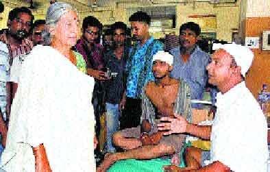 वोट देने पर महिला को पीटा