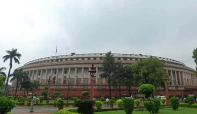 16वीं लोकसभा:75 फीसदी सांसद हैं स्नातक