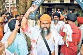 जमशेदपुर के गुरुद्वारा में शहीदी पर्व पर तलवारें चलीं,छह घायल