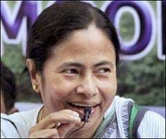 ममता बनर्जी ने जीत के लिए शाहरुख और केकेआर को बधाई दी