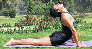 स्लिप डिस्क में करें भुजंगासन