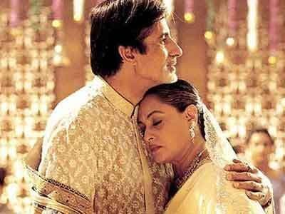 बेटे अभिषेक के साथ अमिताभ ने मनायी शादी की 41वीं सालगिरह