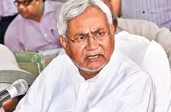 नीतीश का आवश्यक निजी कर्मियों की सेवा स्वीकारने से इनकार