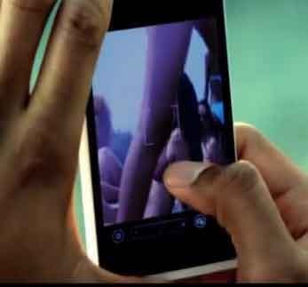 पैसे की चाहत में बना डाला पत्नी का अश्लील वीडियो