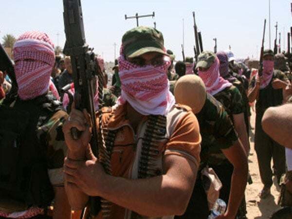 इराक:चरमपंथियों का दो और सीमा क्रॉसिंगों पर कब्जा