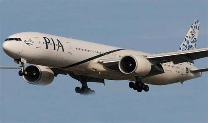 पेशावर हवाईअड्डे पर विमान पर हमला,महिला की मौत