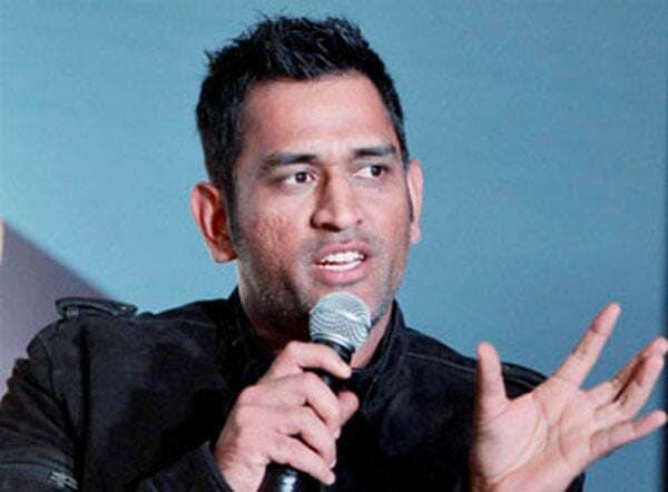 इंग्लैंड के खिलाफ श्रृंखला खेलना चुनौती: धौनी