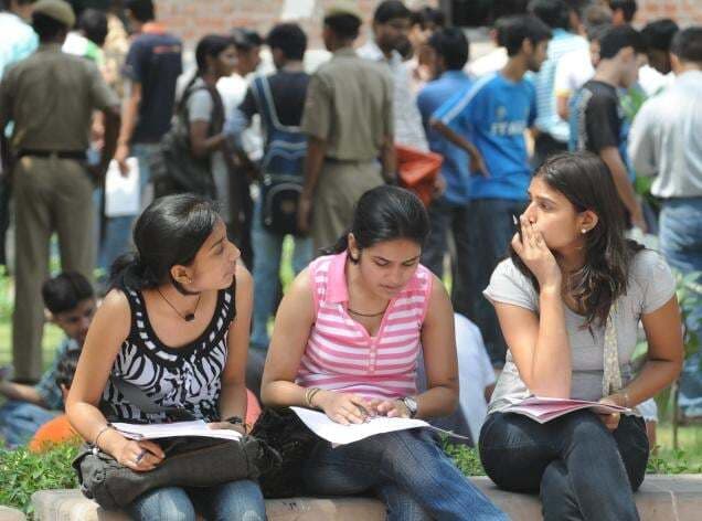 डीयू में पढ़ने का फैसला बदला