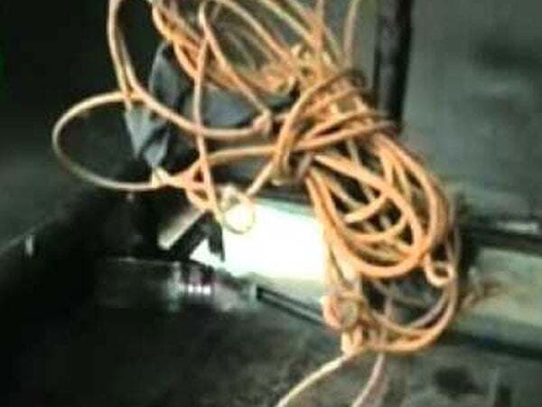 बुलंदशहर में दो शव पेड से लटकते मिले