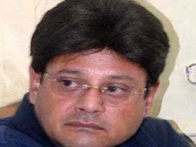 ममता व मुकुल के फटकार के बाद तापस पाल ने बिना शर्त माफी मांगी