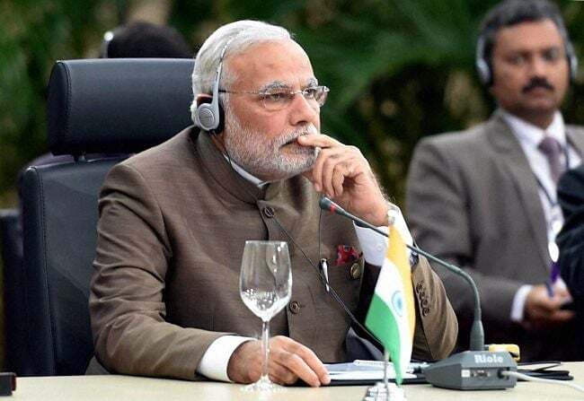 मोदी-सोनिया पेशे से हैं सामाजिक कार्यकर्ता