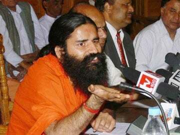 योगगुरु बाबा रामदेव ने पत्रकार वैदिक पर देशद्रोह का मुकदमा चलाने की मांग की