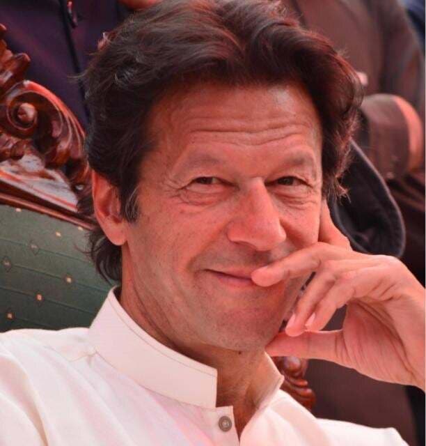 इमरान खान पर 20 अरब का मानहानि नोटिस