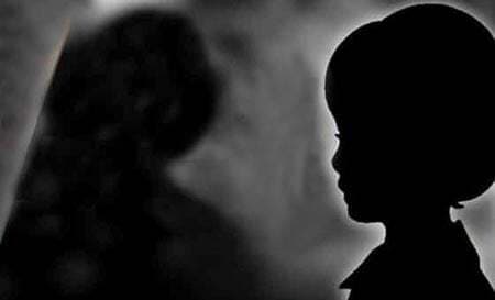 मालदा में बेटी के सामने मां से किया दुष्कर्म