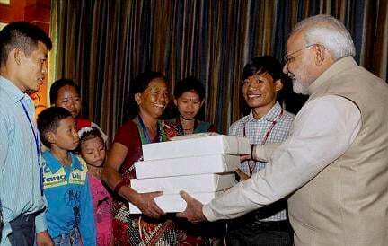 16 साल बाद मोदी ने मां से बेटे को मिलाया