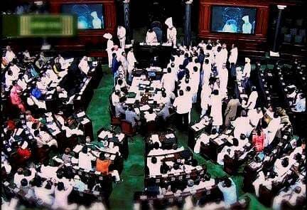 बड़े लोगों के पपी भी इंसानों से बेहतर: त्यागी