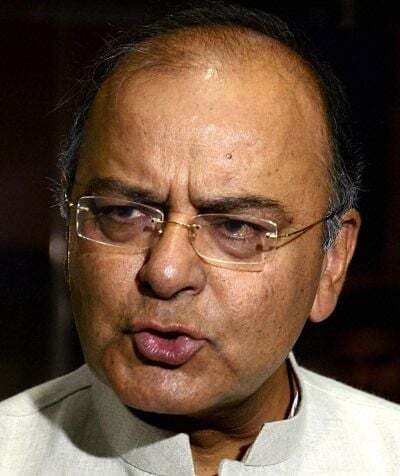 रक्षामंत्री अरूण जेटली की तीनों सेना प्रमुखों के साथ आज बैठक