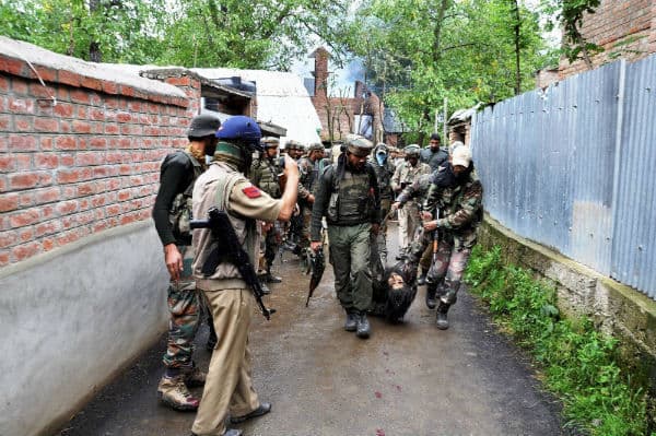 घुसपैठ कराने पर उतारू पाकिस्तान,खोदी 150 मीटर लंबी सुरंग