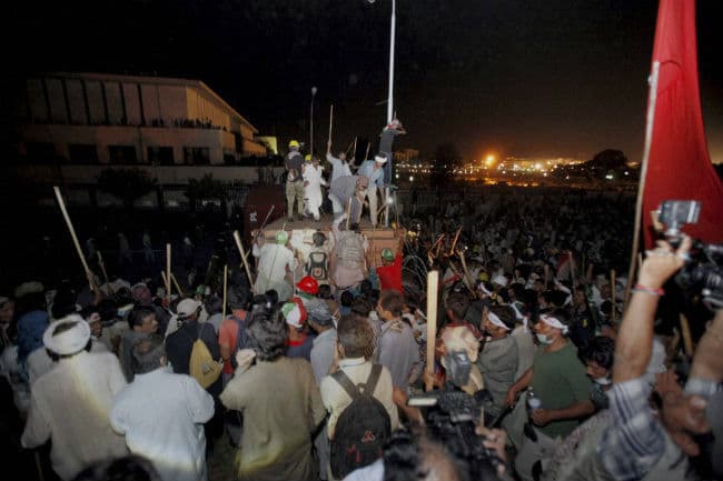 संकट में पाकिस्तान