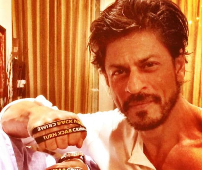 ''मुगल-ए-आज़म'' ने जीता शाहरुख का दिल, 6.48 लाख में खरीदे दो पोस्टर