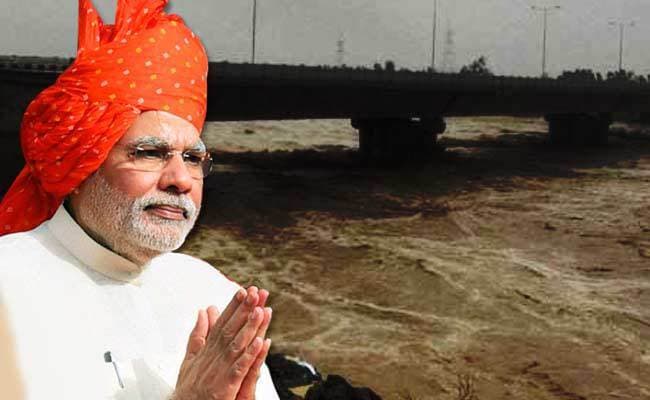 कश्मीर बाढ़ पीडि़तों के लिए पीएम मोदी नहीं मनाएंगे जन्मदिन