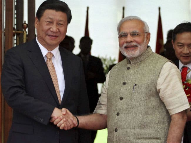 मोदी ने अपने रंग में रंगा शी को