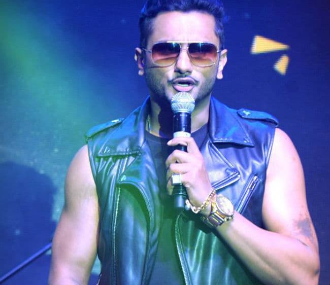 हनी सिंह को लगी चोट, शाहरूख के टूर को कहेंगे ''ना''