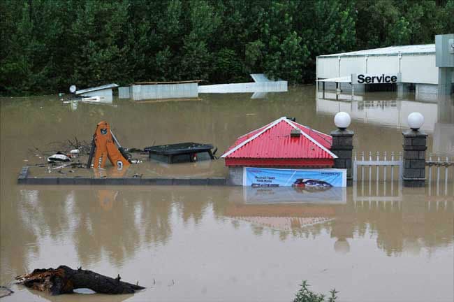 आज जम्मू-कश्मीर का दौरा करेंगे सोनिया-राहुल,मिलेंगे बाढ़ पीडितों से