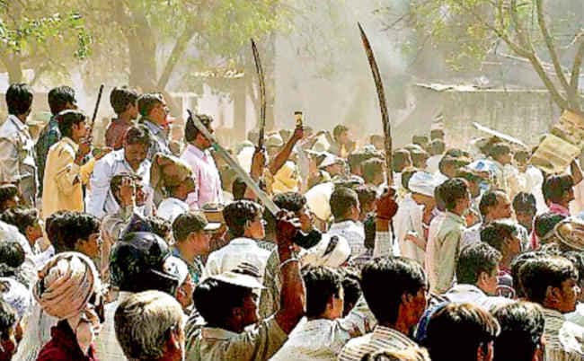 लोकतंत्र को दबोचता बर्बर भीड़तंत्र