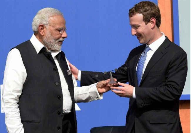 फेसबुक को फिर से स्थापित करने के लिए मार्क जुकरबर्ग आये थे भारत