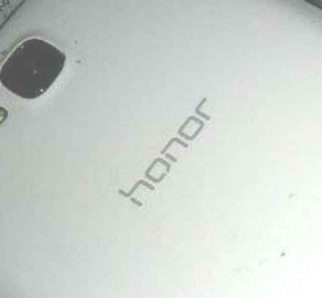 HUWAI ने ऑनर- 7 स्मार्टफोन पेश किया