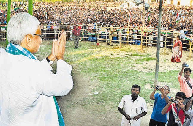 बीफ के मुद्दे पर लड़ाना चाहती है भाजपा : नीतीश कुमार
