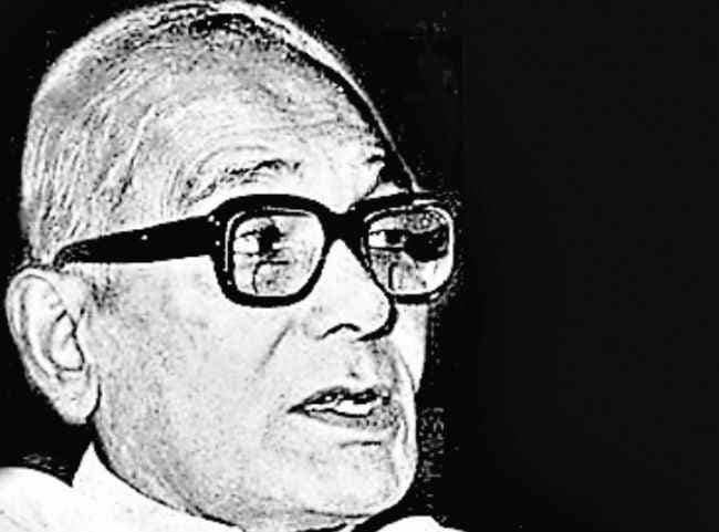 जयप्रकाश नारायण जयंती पर विशेष : राजनीति में लोकनीति को प्राथमिकता