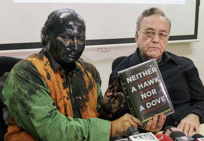 कसूरी ने कहा, प्रधानमंत्री नरेंद्र मोदी को अहसास होगा कि वाजपेयी का रास्ता सही था