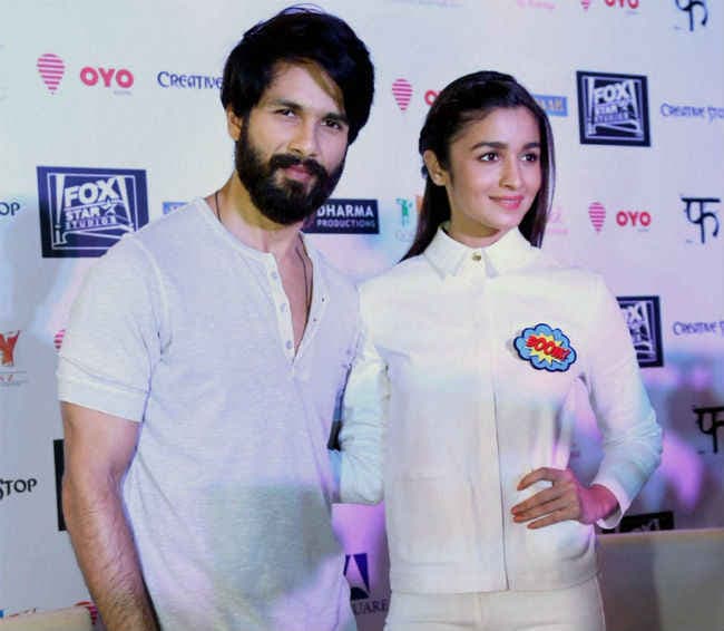 क्यों शाहिद ने कहा,'' आलिया के काम करने में थोड़ा डर लग रहा था''