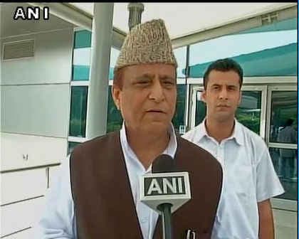 हम भगवा भारत के शिकार हैं : आजम खान