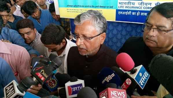 लालटेन के अंधेरे में नीतीश को जंगलराज नहीं दिखता : सुशील मोदी