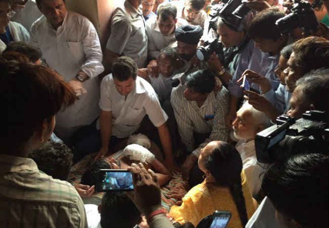 फरीदाबाद मामला : पीड़ित परिवार से मिले राहुल गांधी, फोटो अप'' कहने पर भड़के