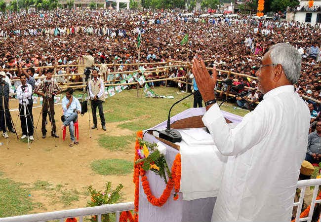 मोदीजी से आरक्षण पर बहस को मैं तैयार : नीतीश कुमार