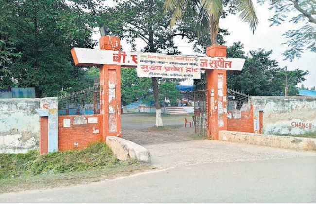 अभेद्य सुरक्षा के बीच इवीएम वज्रगृह में सील