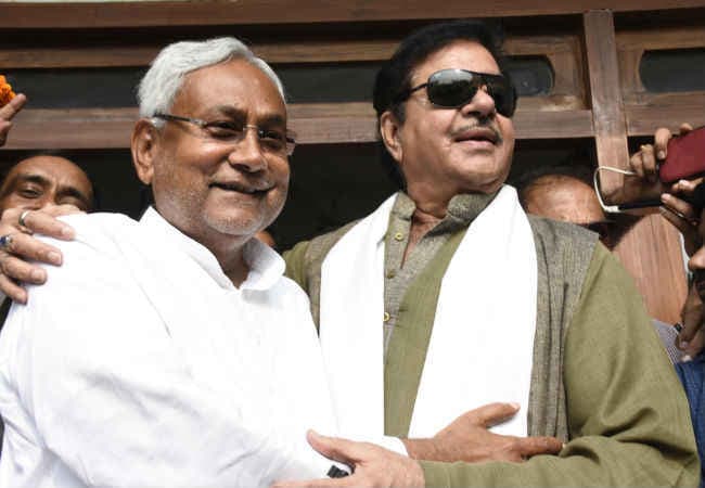 राहुल गांधी उभरता हुआ स्टार : शत्रुघ्न सिन्हा