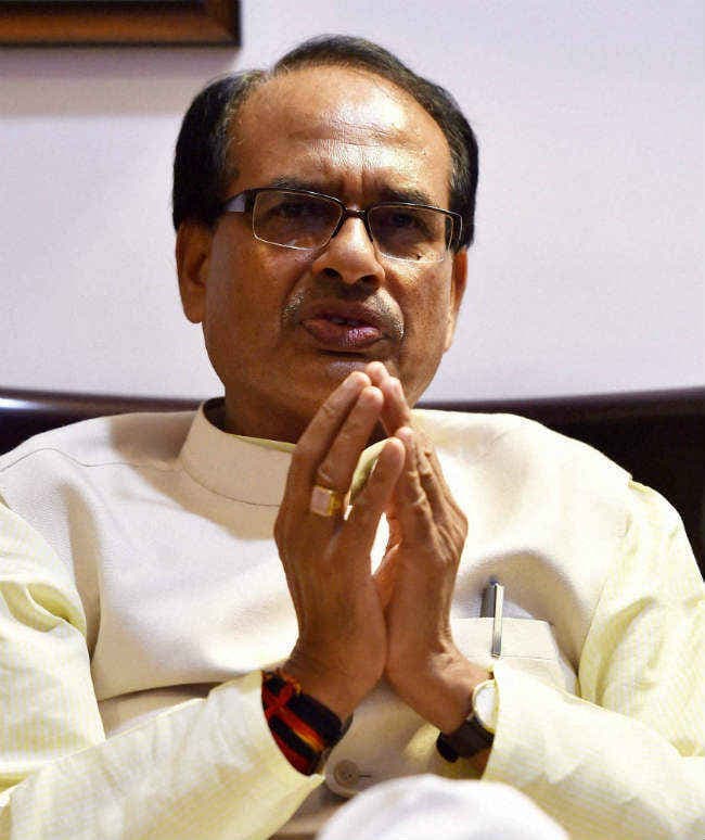 CM के रुप में चौहान ने पूरे किये दस साल, तोड़ा दिग्विजय का रिकार्ड